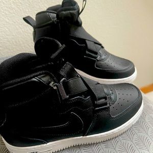 Black Air Force 1’s youth size 2 boys cross strap